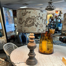 Load image into Gallery viewer, Simple Tuscan Lamp

